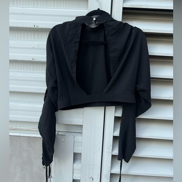 John John cropped top - Picture 2 of 6